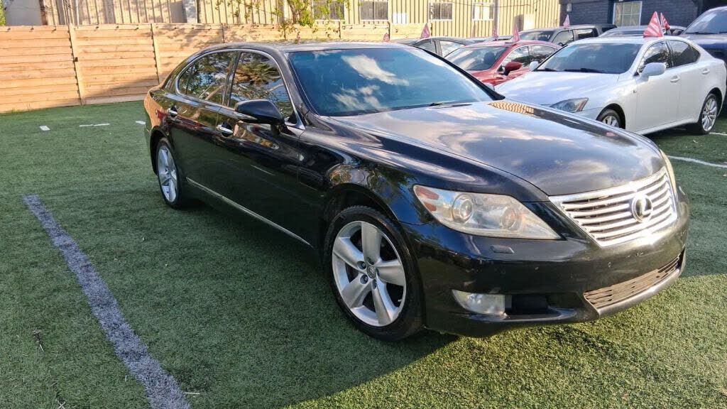 2011 LEXUS LS