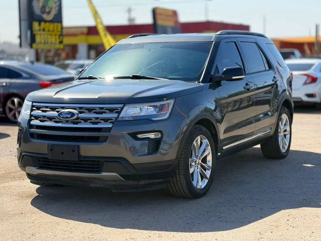 2018 FORD Explorer