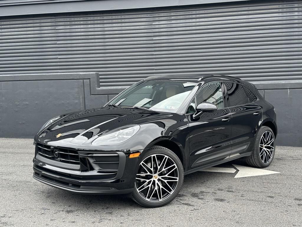 2024 PORSCHE Macan