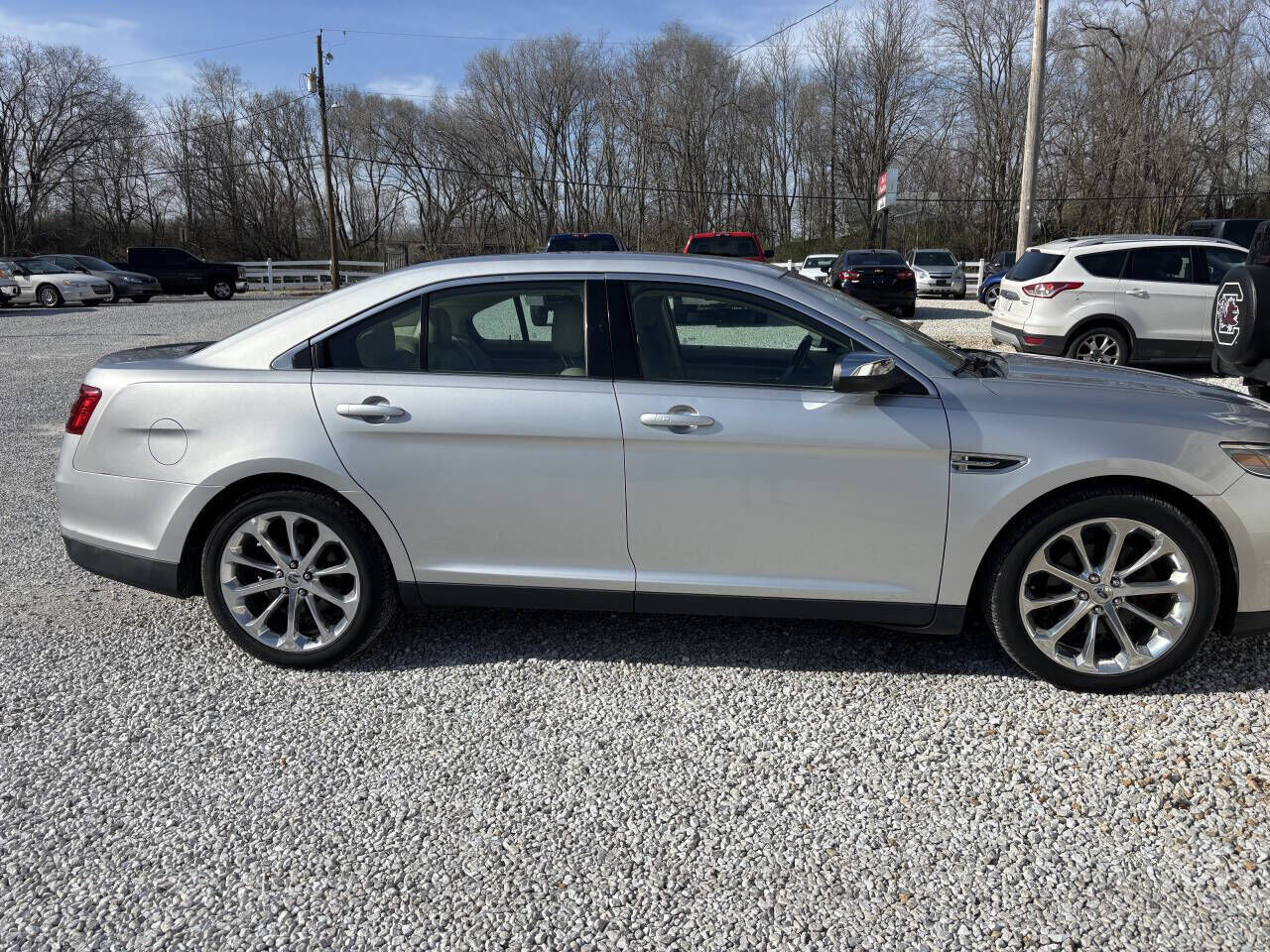 2013 FORD Taurus