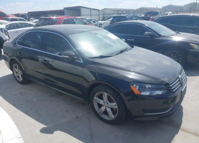 2013 VOLKSWAGEN Passat