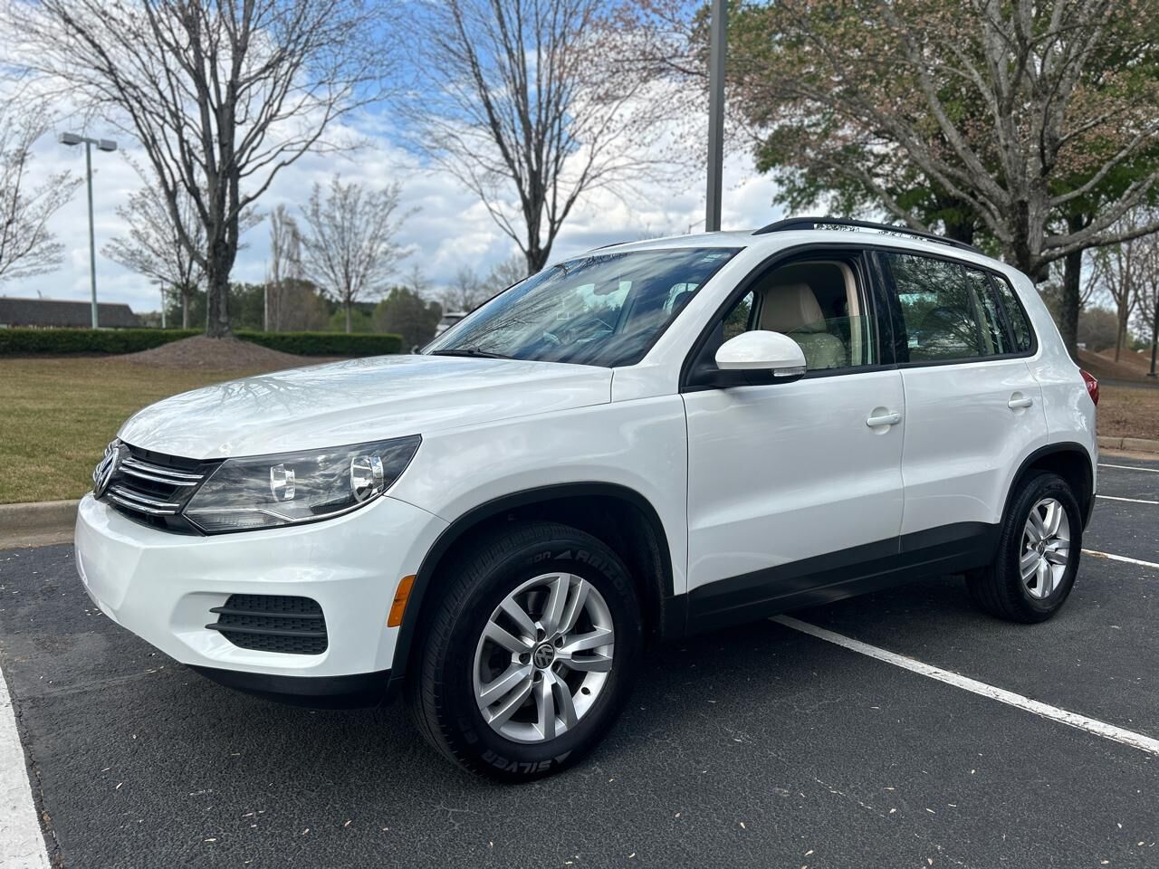 2016 VOLKSWAGEN Tiguan