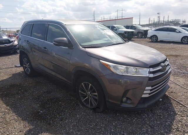 2018 TOYOTA Highlander