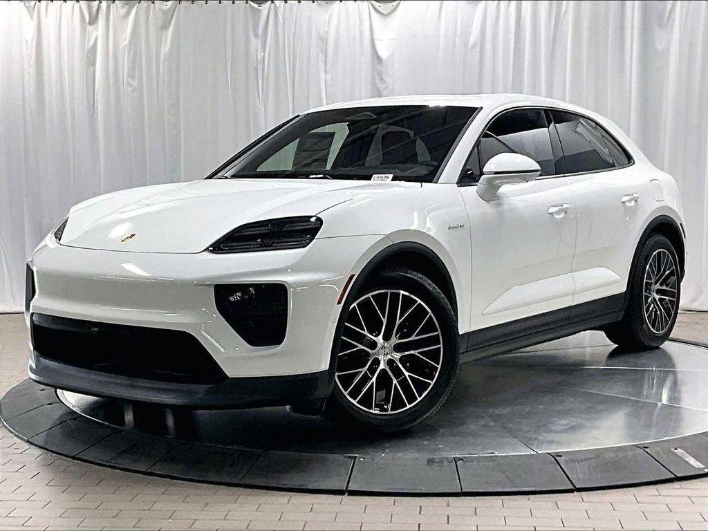 2026 PORSCHE Macan