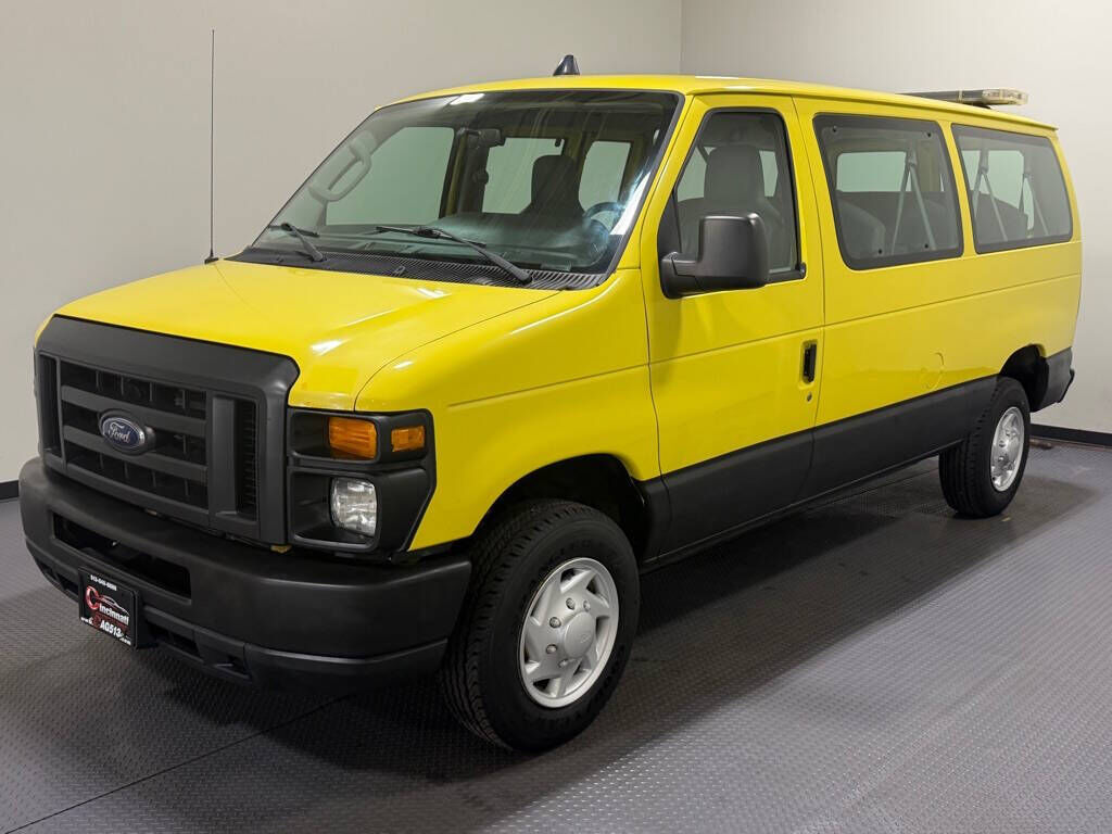 2013 FORD E-350