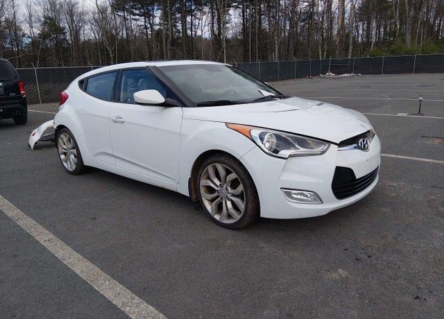 2013 HYUNDAI Veloster