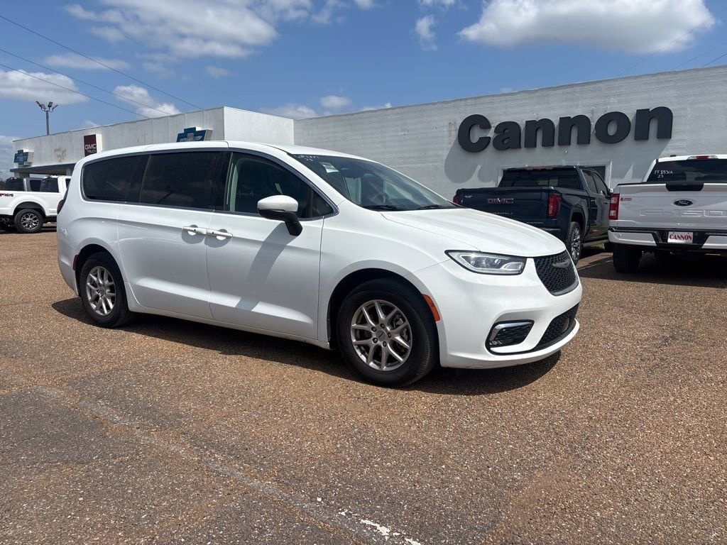 2023 CHRYSLER Pacifica