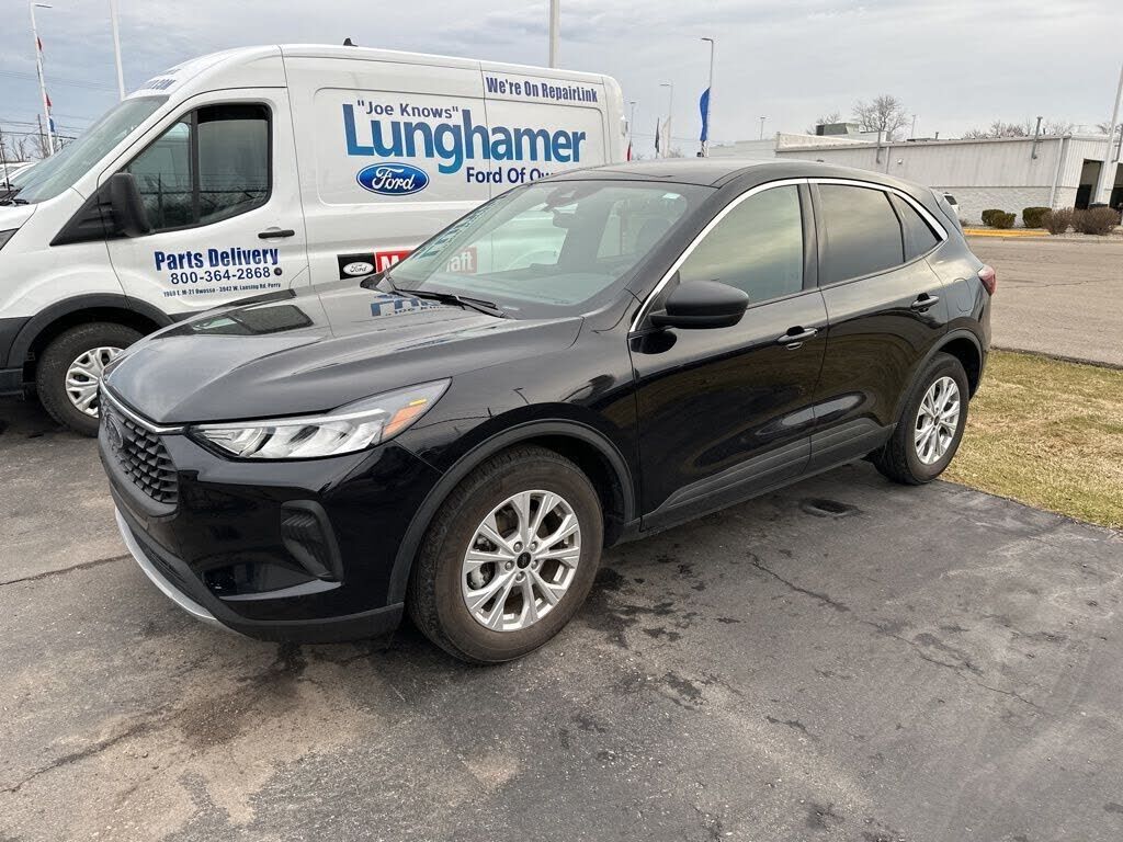 2024 FORD Escape