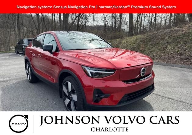 2023 VOLVO C40