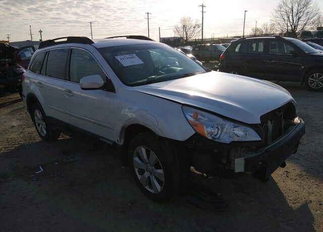 2011 SUBARU Outback