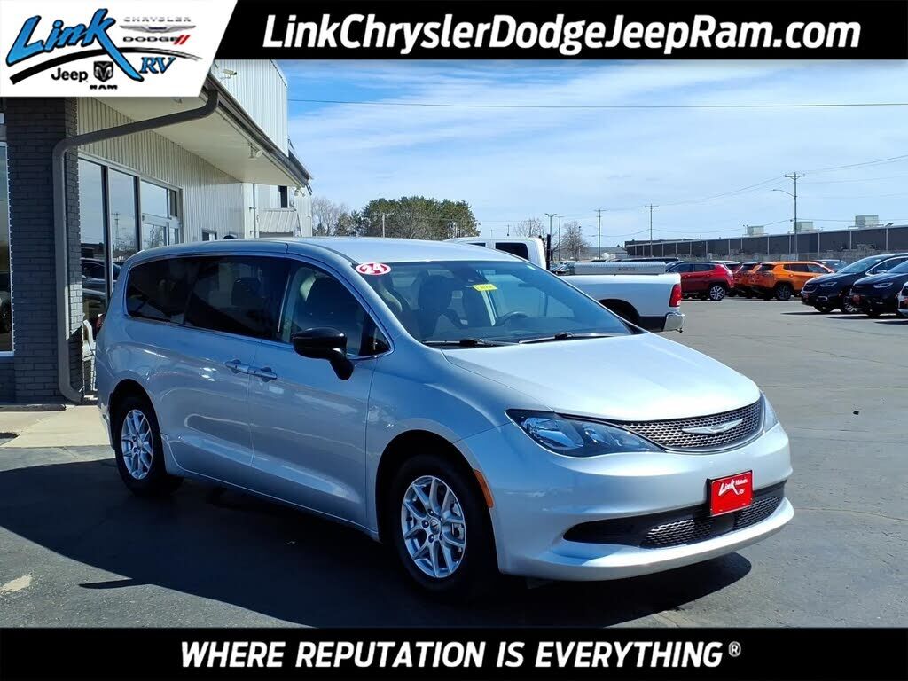 2024 CHRYSLER Voyager
