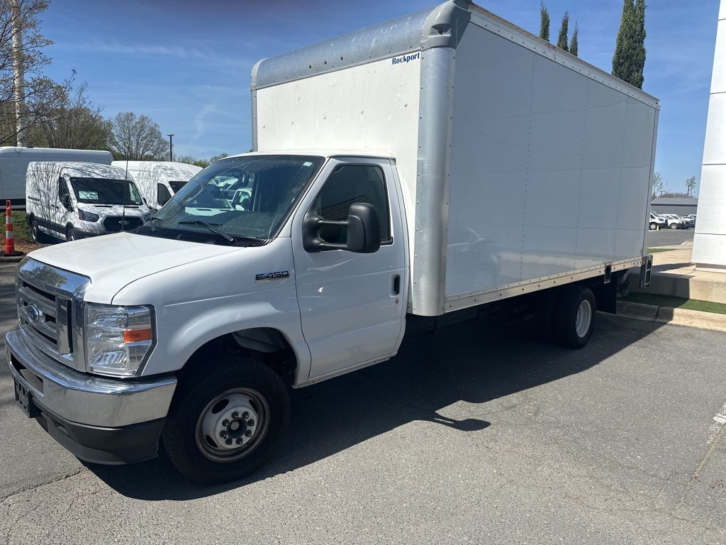 2025 FORD E-450
