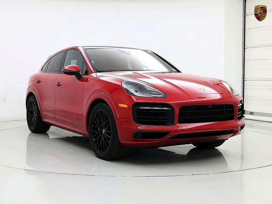 2022 PORSCHE Cayenne