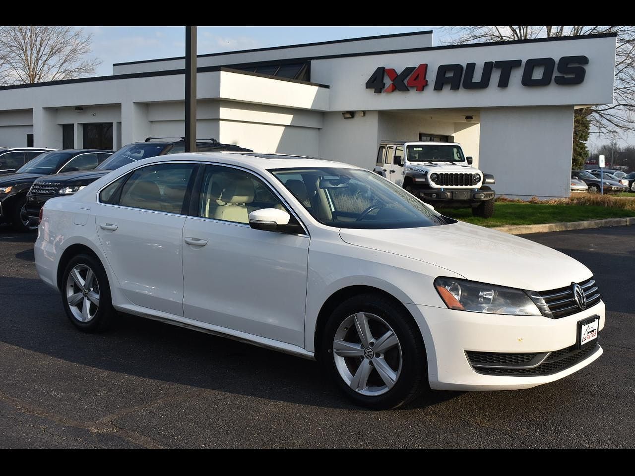 2013 VOLKSWAGEN Passat