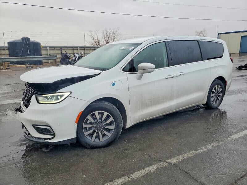 2022 CHRYSLER Pacifica