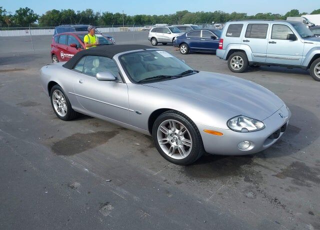 2001 JAGUAR XK8