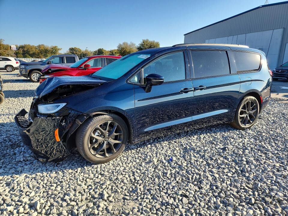 2022 CHRYSLER Pacifica