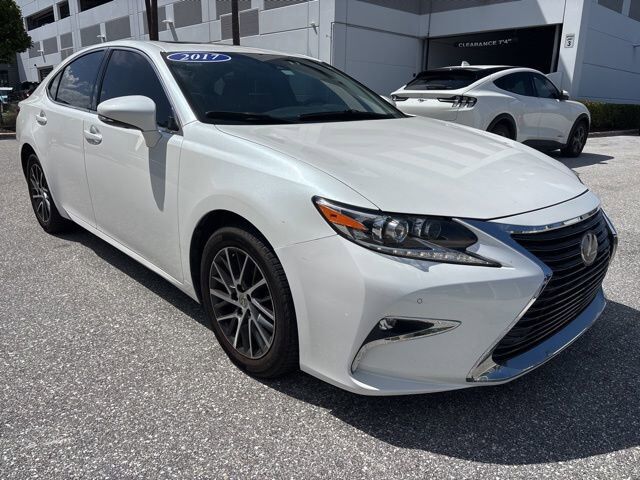 2017 LEXUS ES