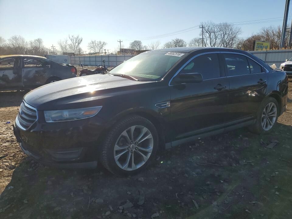 2013 FORD Taurus