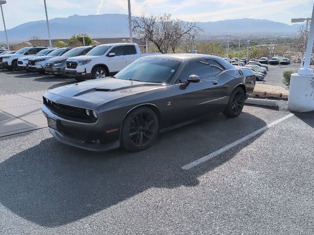 2017 DODGE Challenger