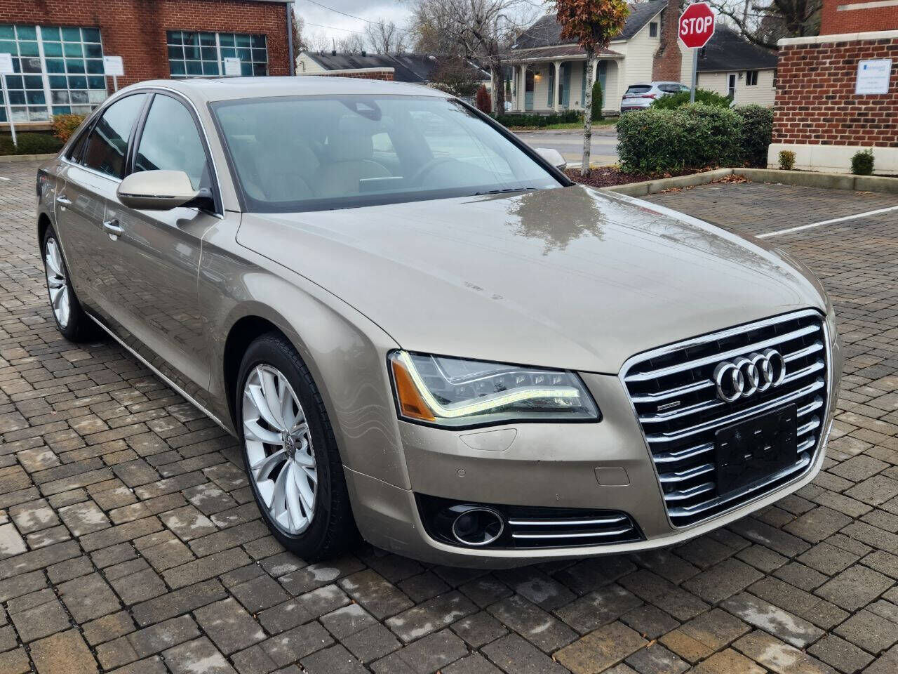 2011 AUDI A8