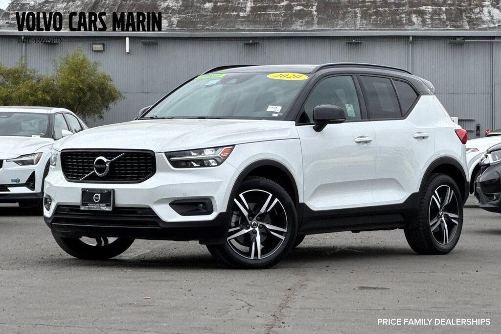 2020 VOLVO XC40