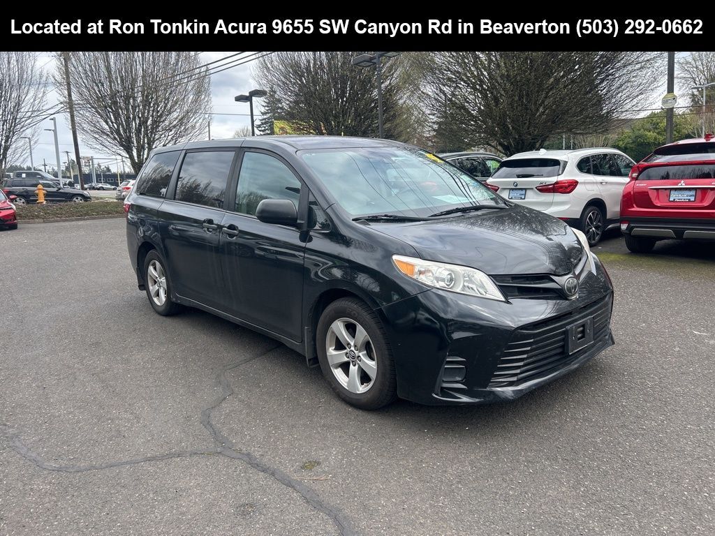 2019 TOYOTA Sienna