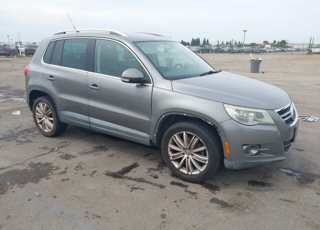 2009 VOLKSWAGEN Tiguan