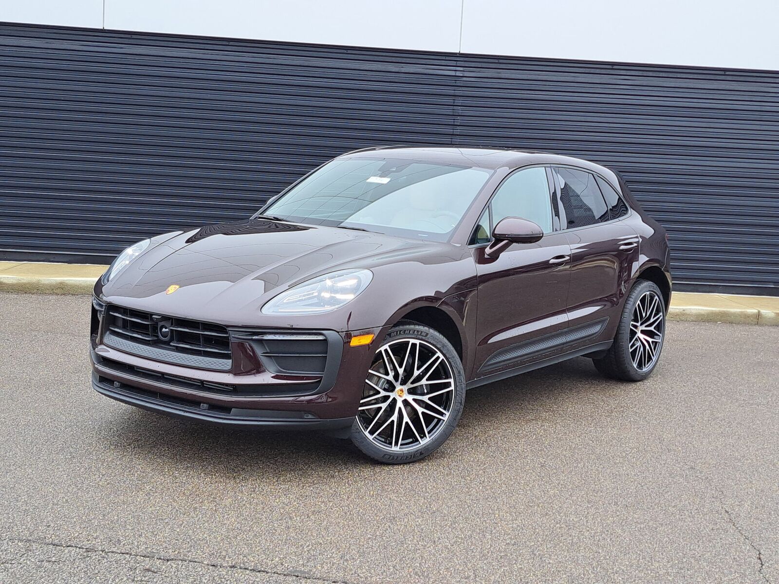 2026 PORSCHE Macan