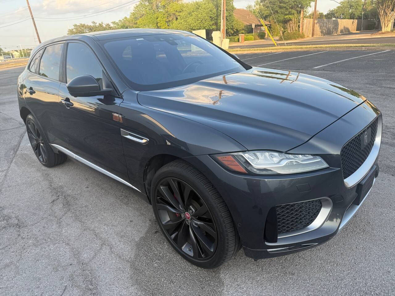2019 JAGUAR F-Pace