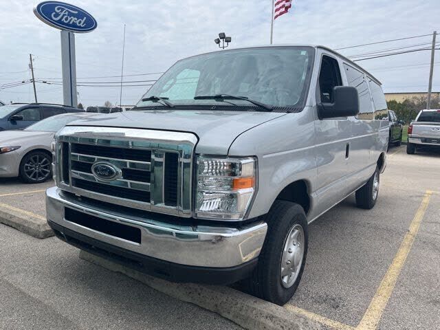 2010 FORD E-350