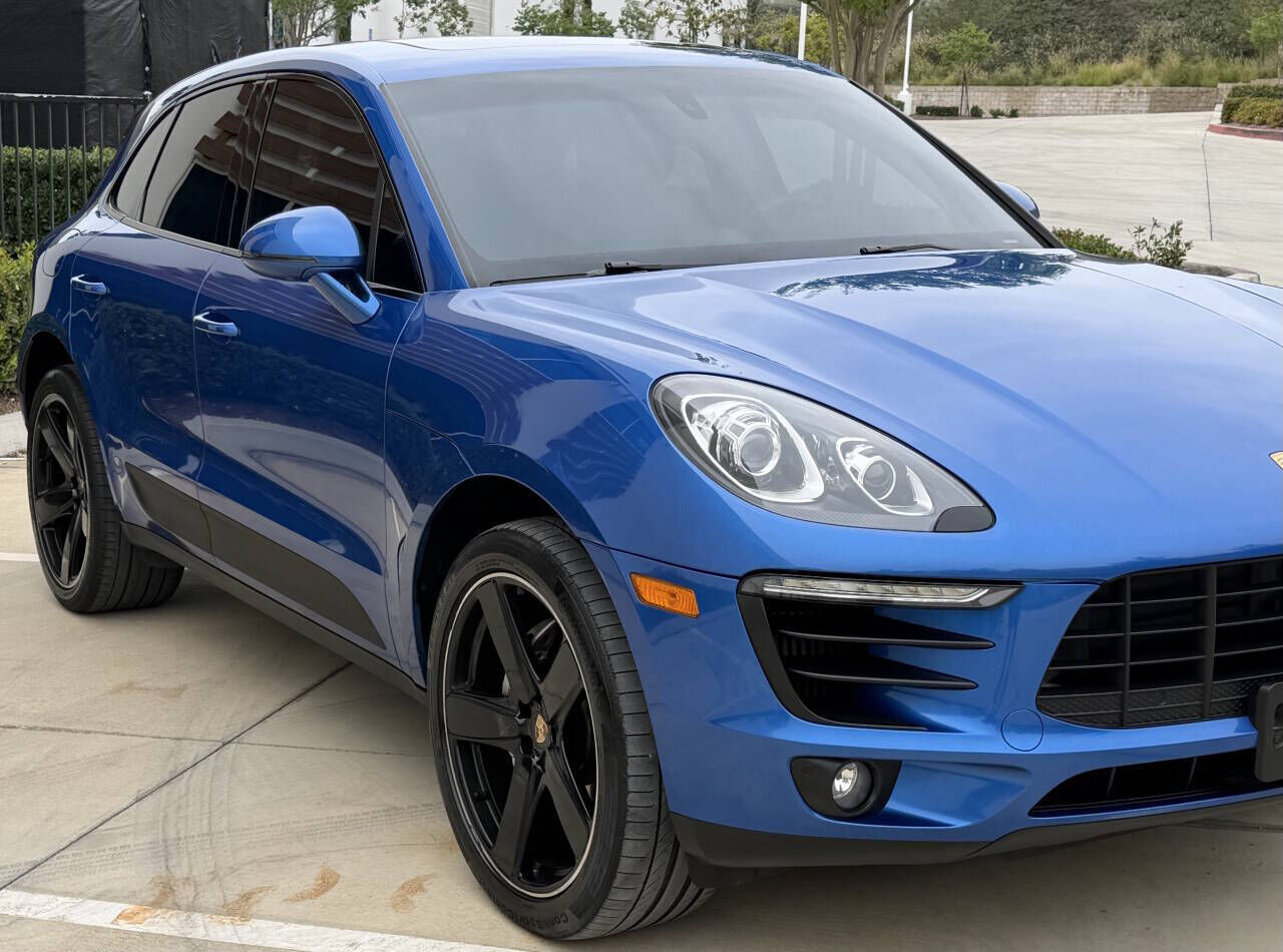 2016 PORSCHE Macan