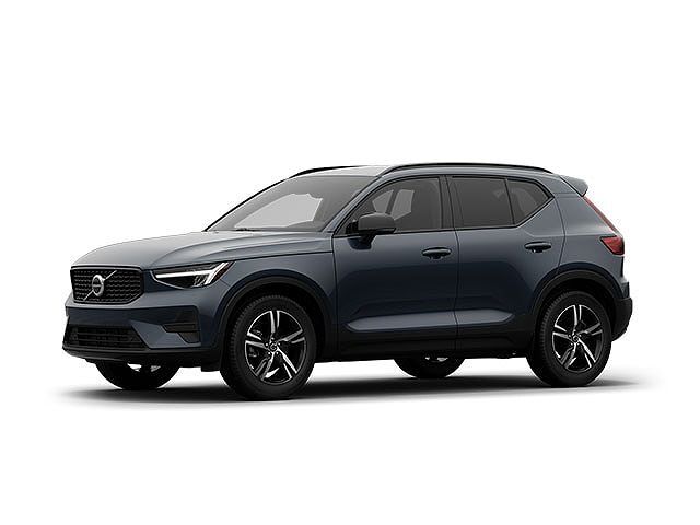 2026 VOLVO XC40