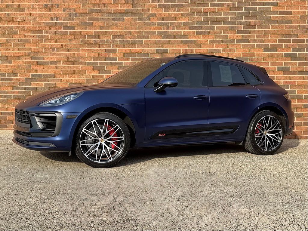 2022 PORSCHE Macan