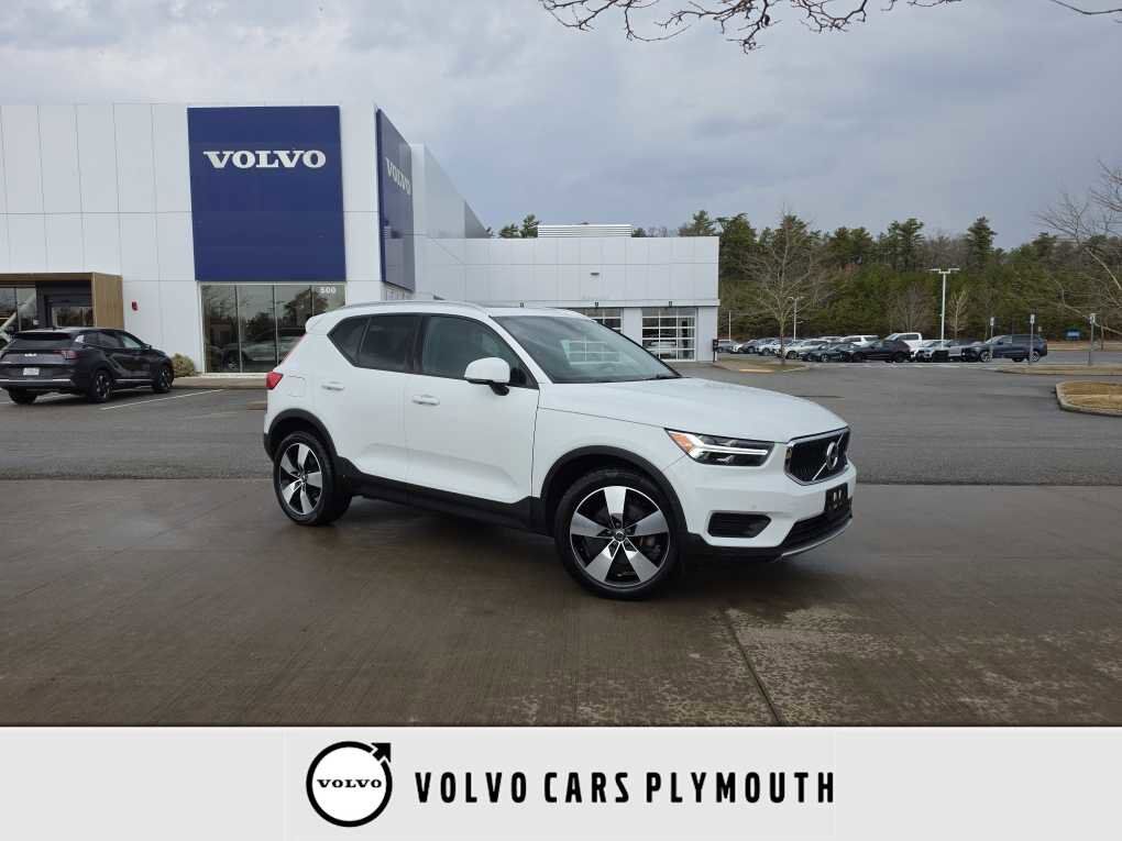 2020 VOLVO XC40