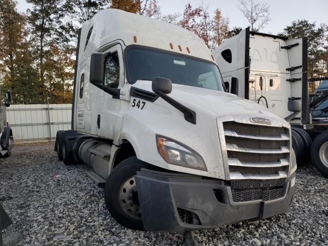 2020 FREIGHTLINER New Cascadia 126" Sleepercab