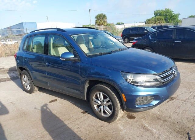 2017 VOLKSWAGEN Tiguan