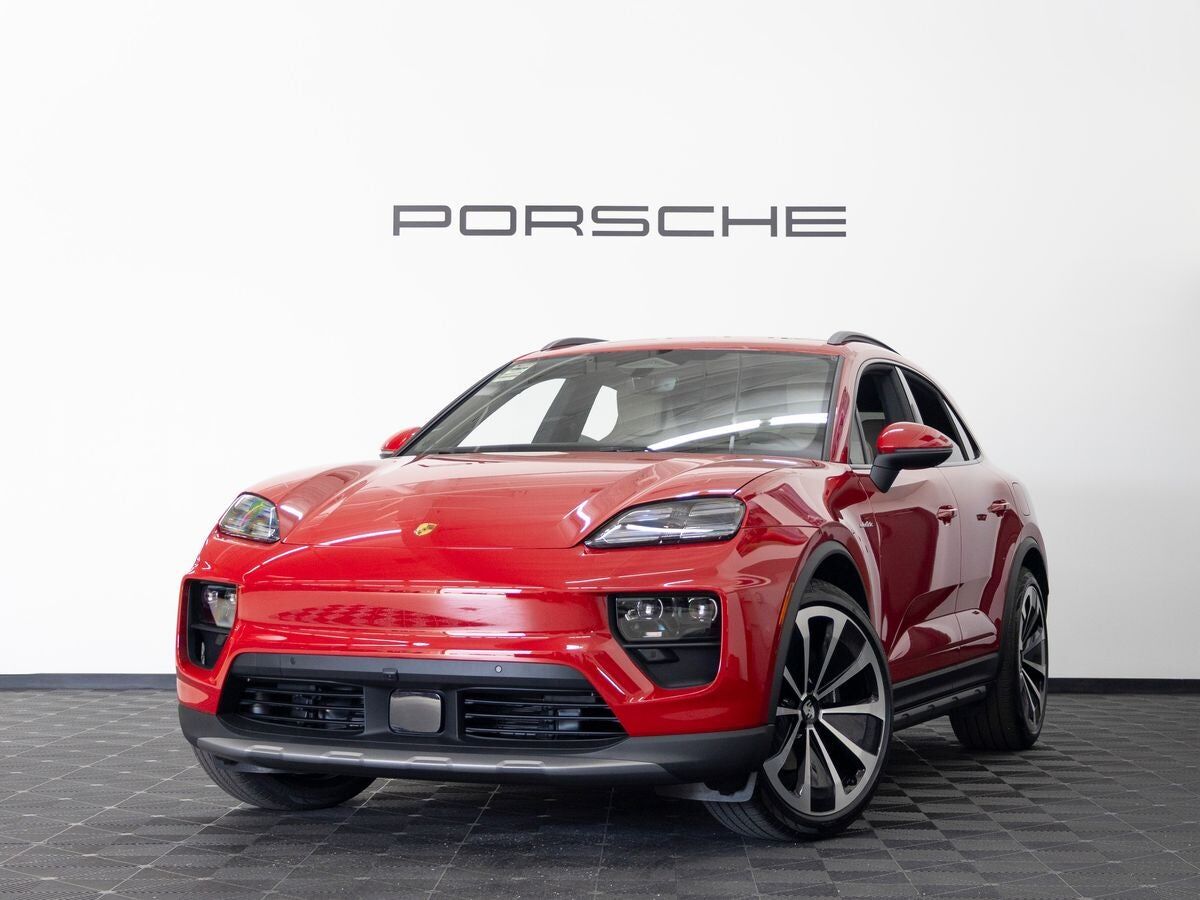 2026 PORSCHE Macan