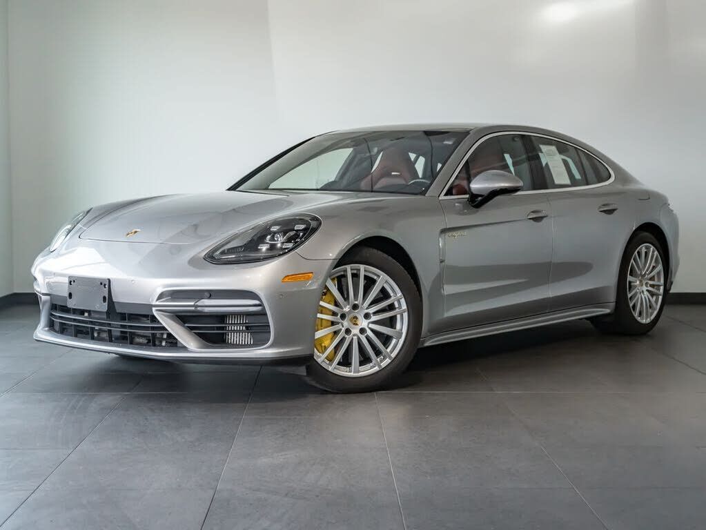 2018 PORSCHE Panamera