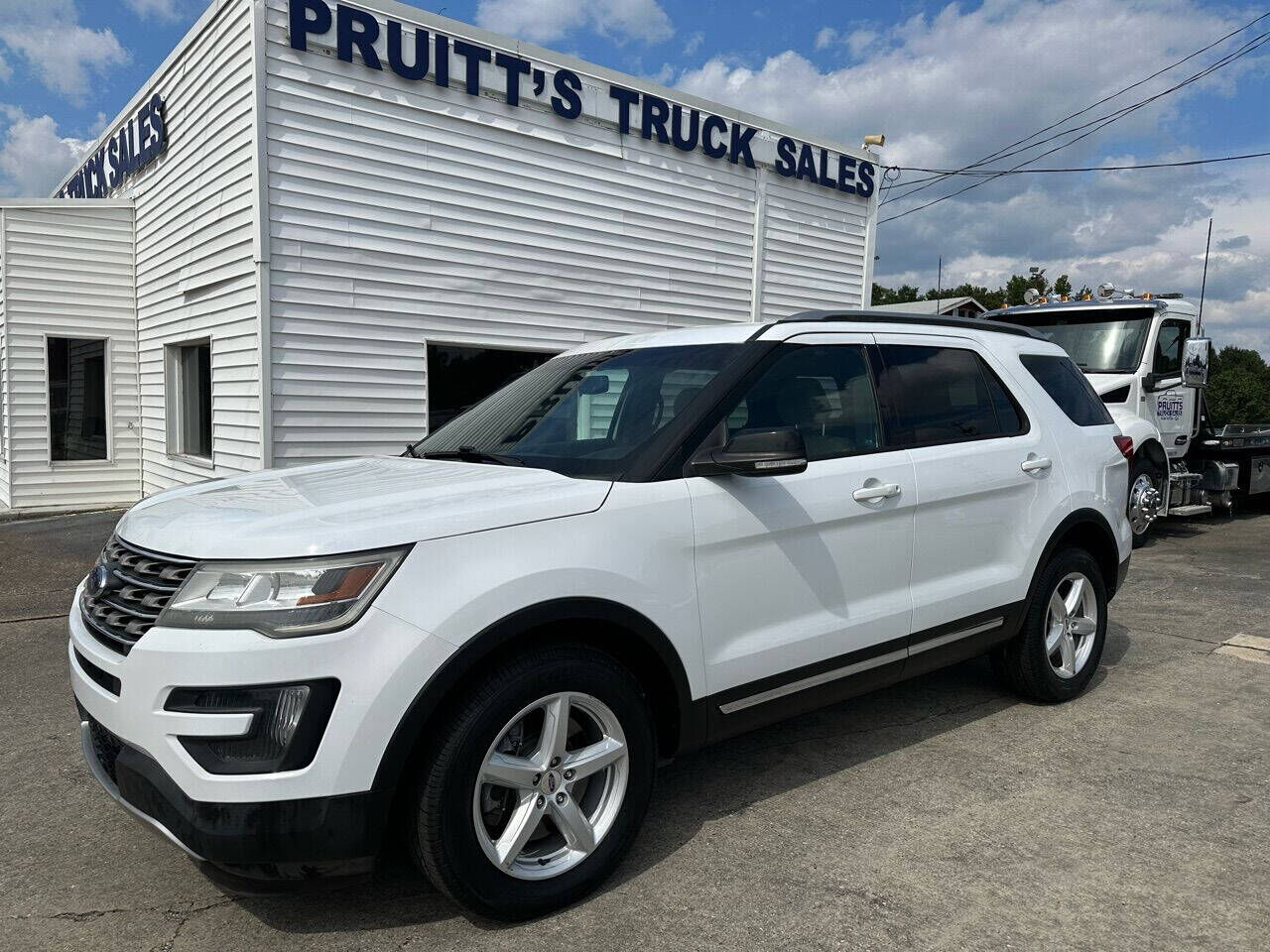 2016 FORD Explorer