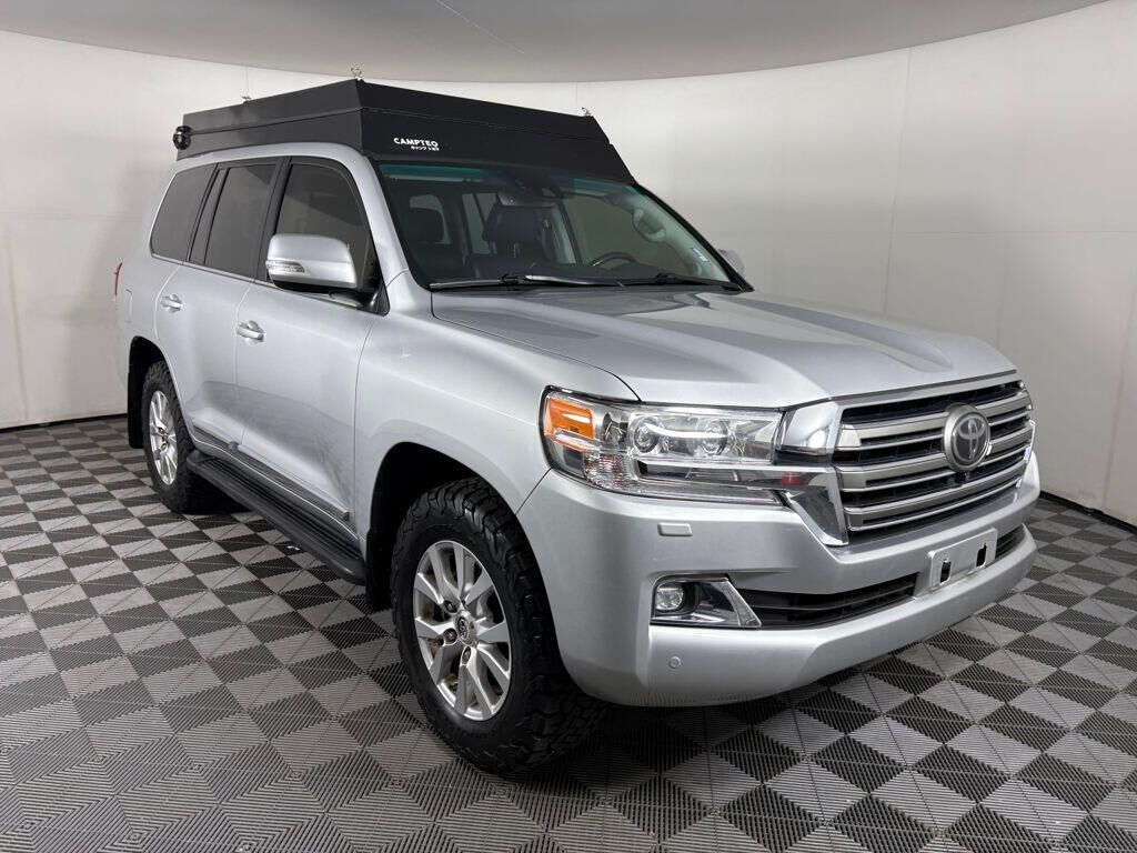 2016 TOYOTA Land Cruiser