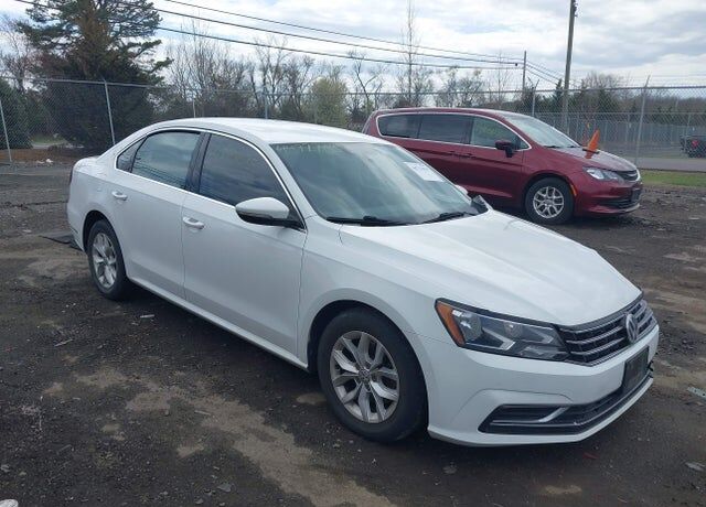 2017 VOLKSWAGEN Passat