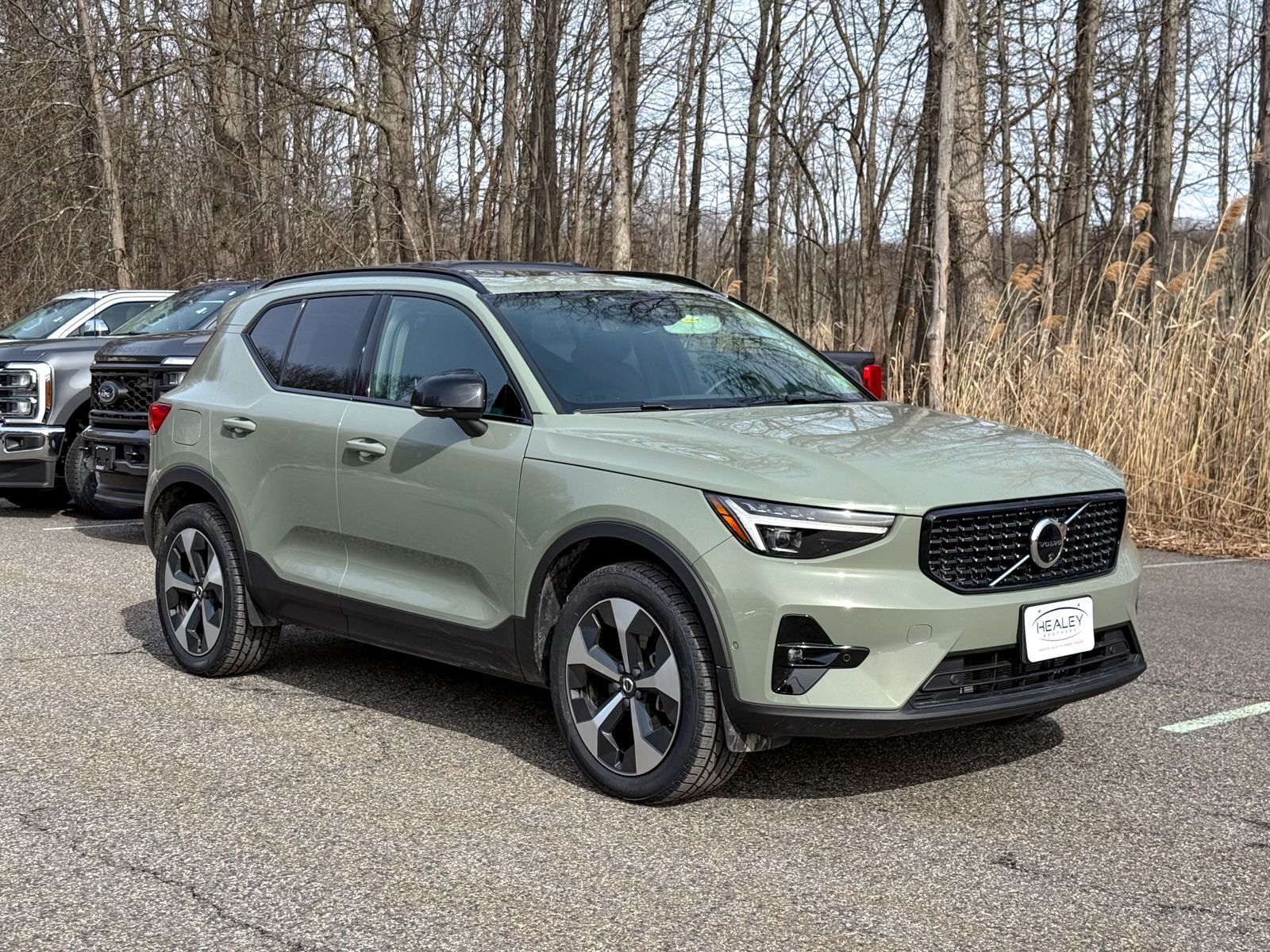 2024 VOLVO XC40