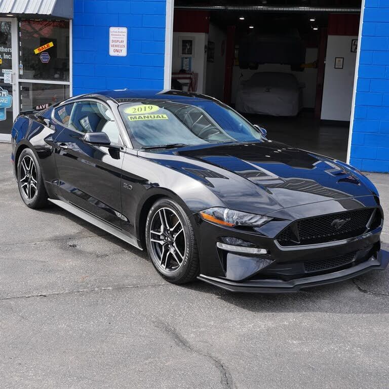 2019 FORD Mustang