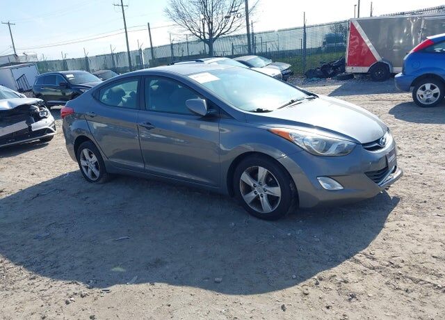 2013 HYUNDAI Elantra