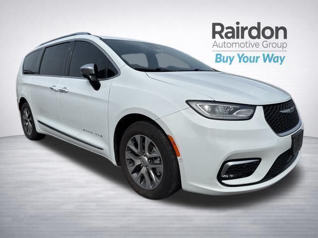 2023 CHRYSLER Pacifica