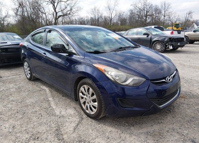 2013 HYUNDAI Elantra