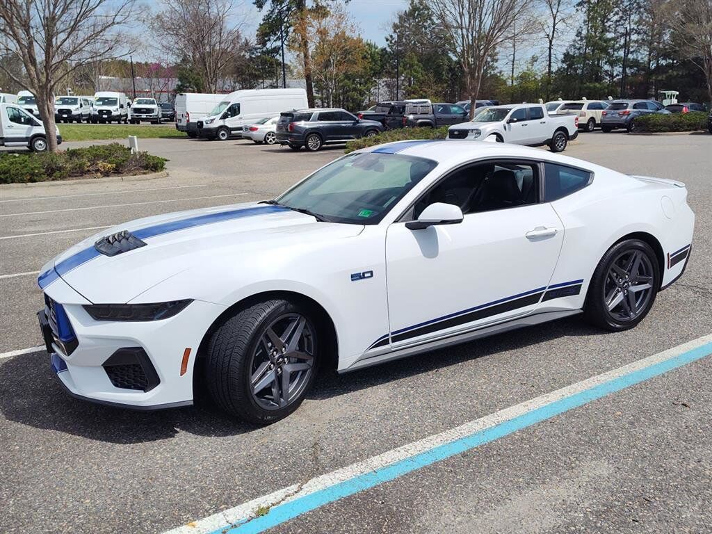 2025 FORD Mustang