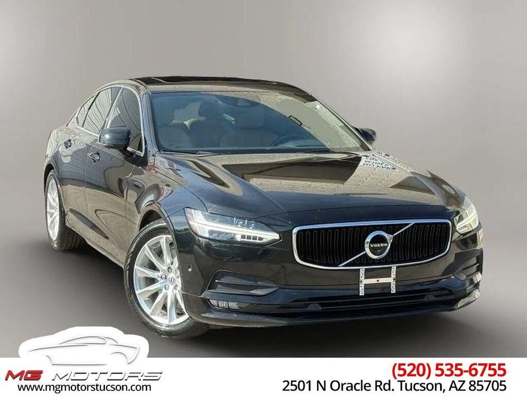 2017 VOLVO S90