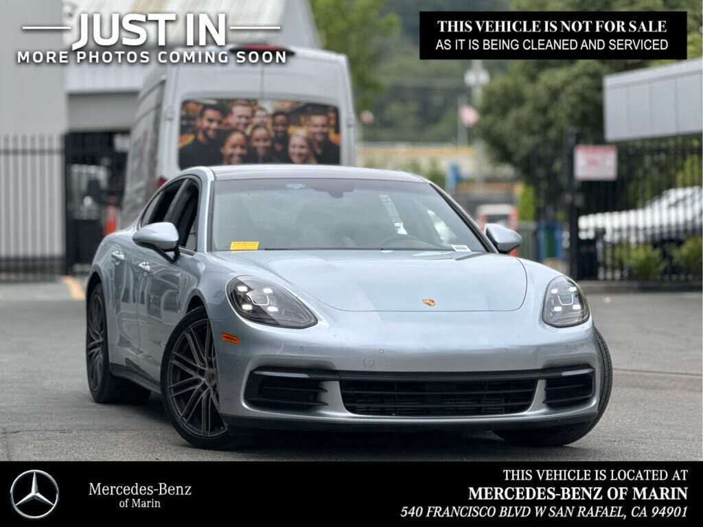 2018 PORSCHE Panamera